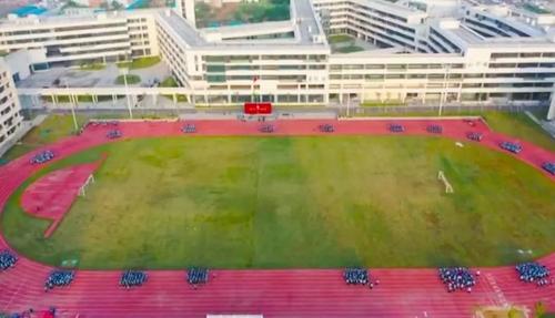 郑州市第一〇七高级中学每日激情跑操